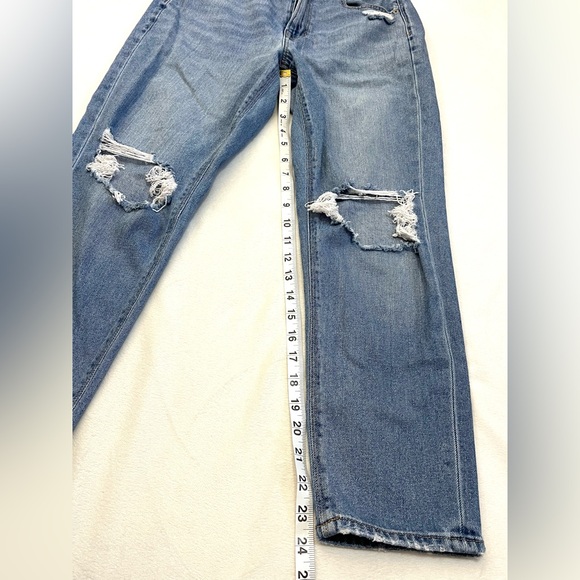 American Eagle Outfitters Classic Blue Distressed Women’s Mom Jeans Sz 4 Short - Picture 8 of 16